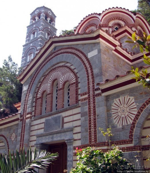 Монастырь Св. Георгия - местного покровителя водителей авто