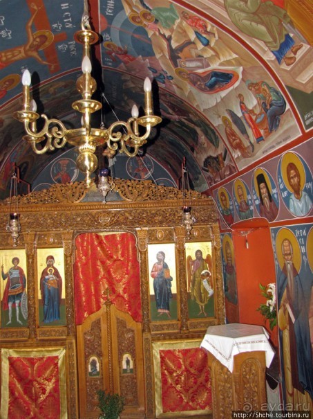 Монастырь Св. Георгия - местного покровителя водителей авто