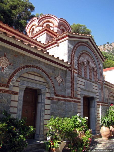 Монастырь Св. Георгия - местного покровителя водителей авто