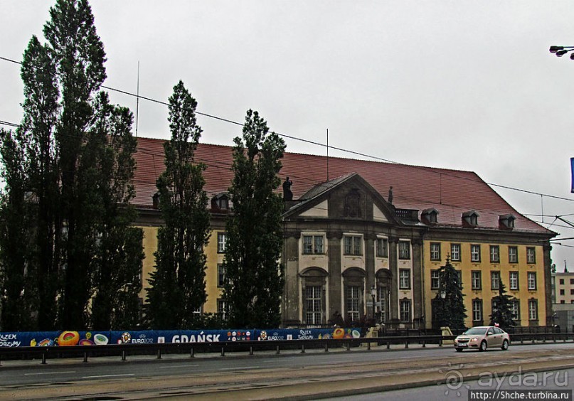 Куда ты, тропинка, меня завела...