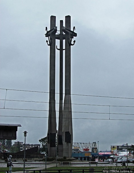 Куда ты, тропинка, меня завела...