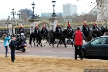 Облом у Букингемского дворца, или по улице коней водили