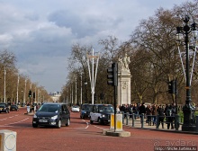 Облом у Букингемского дворца, или по улице коней водили