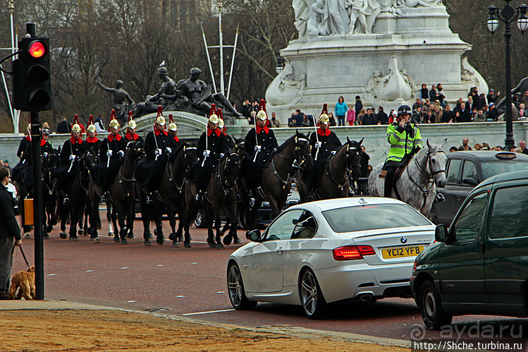Облом у Букингемского дворца, или по улице коней водили
