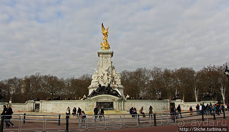 Облом у Букингемского дворца, или по улице коней водили