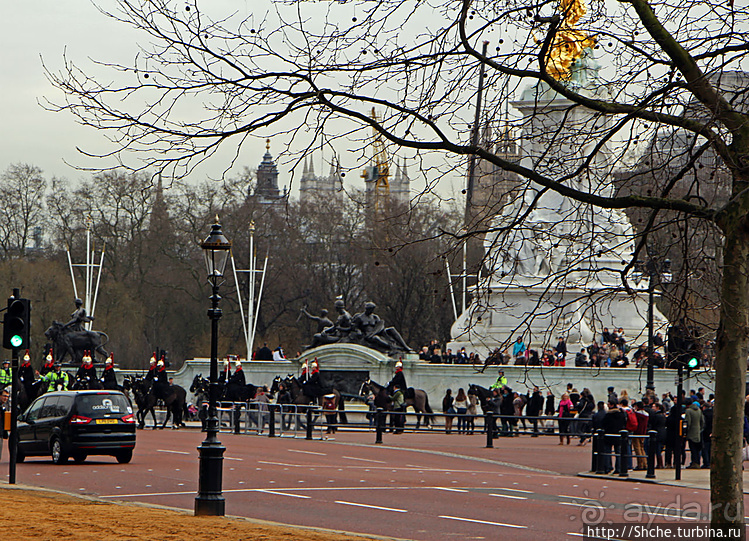 Облом у Букингемского дворца, или по улице коней водили