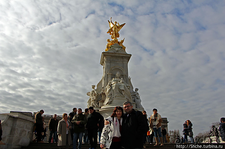 Облом у Букингемского дворца, или по улице коней водили