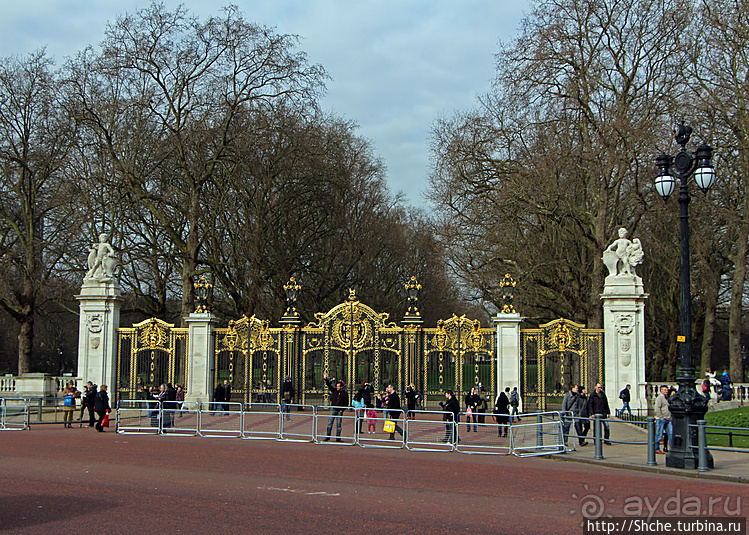 Облом у Букингемского дворца, или по улице коней водили