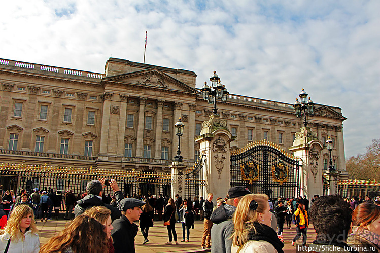 Облом у Букингемского дворца, или по улице коней водили