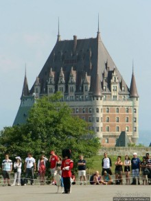 По плацу козла водили