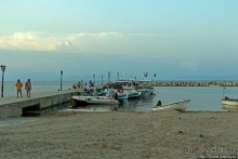 Неа Фокеа — залив, легенда и византийская башня на закате