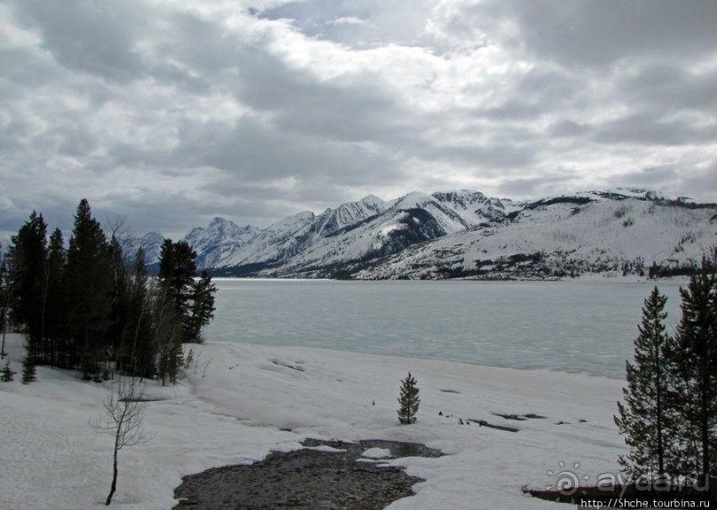 Озеро Jackson и горная гряда Teton, 120 км по пути в Джексон