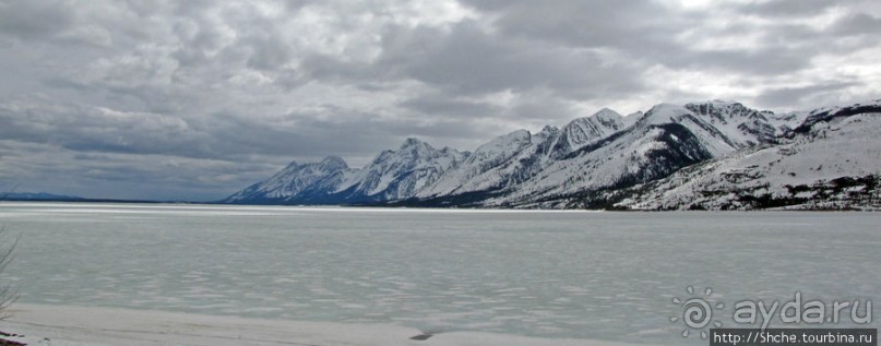 Озеро Jackson и горная гряда Teton, 120 км по пути в Джексон