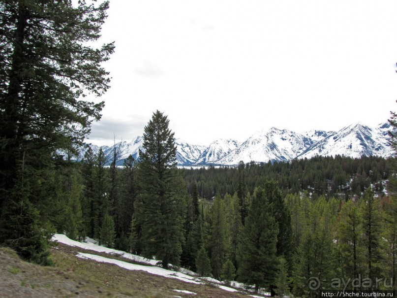 Озеро Jackson и горная гряда Teton, 120 км по пути в Джексон