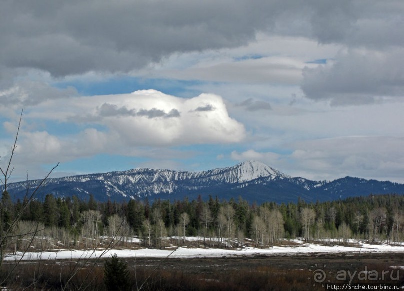 Озеро Jackson и горная гряда Teton, 120 км по пути в Джексон