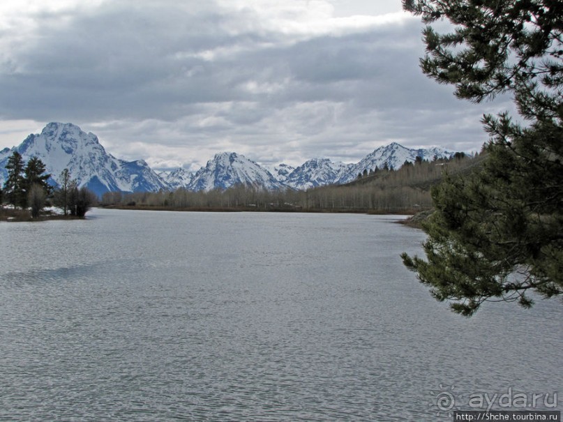 Озеро Jackson и горная гряда Teton, 120 км по пути в Джексон