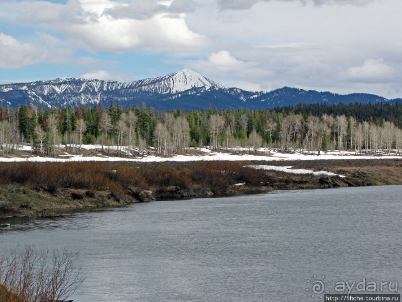 Озеро Jackson и горная гряда Teton, 120 км по пути в Джексон