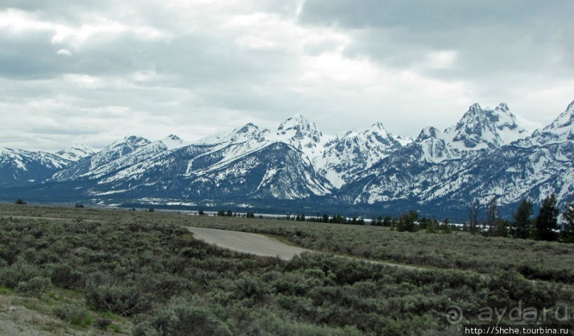 Озеро Jackson и горная гряда Teton, 120 км по пути в Джексон