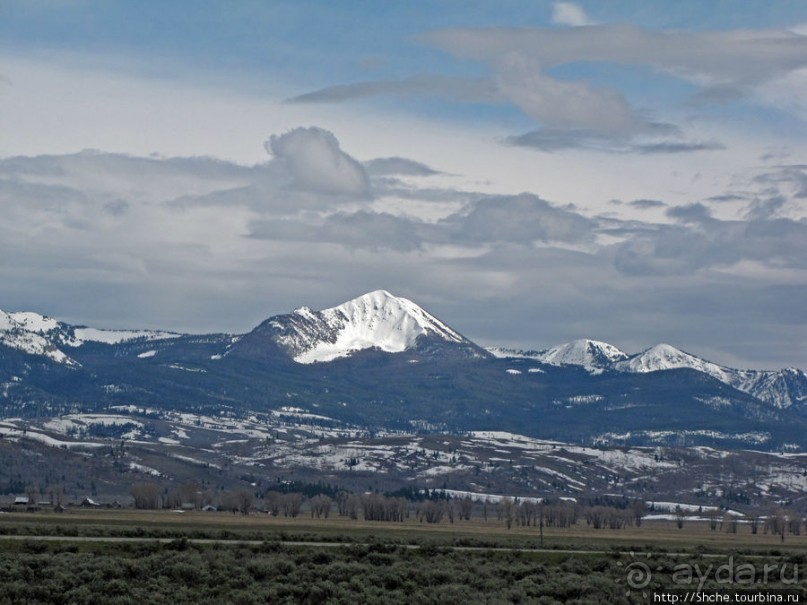 Озеро Jackson и горная гряда Teton, 120 км по пути в Джексон