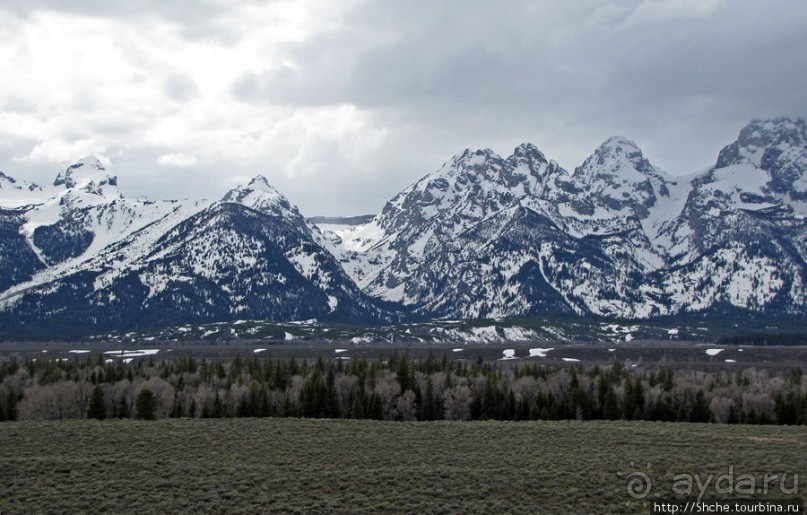 Озеро Jackson и горная гряда Teton, 120 км по пути в Джексон