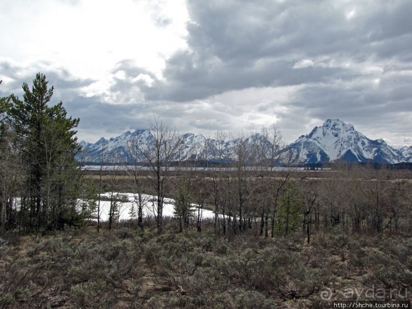 Озеро Jackson и горная гряда Teton, 120 км по пути в Джексон