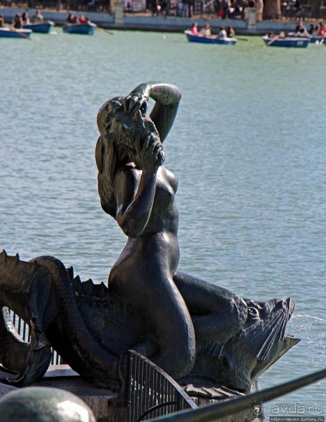 Первое апреля в парке Ретиро. Уже