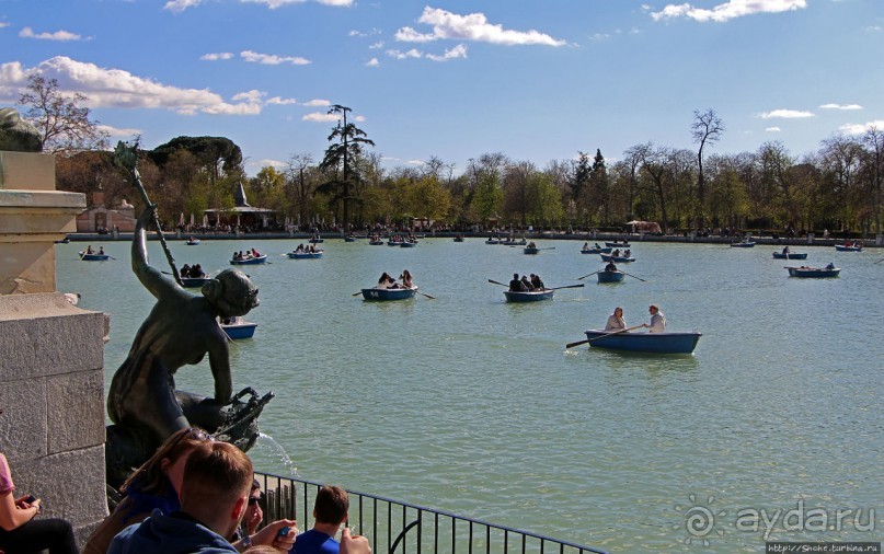 Первое апреля в парке Ретиро. Уже