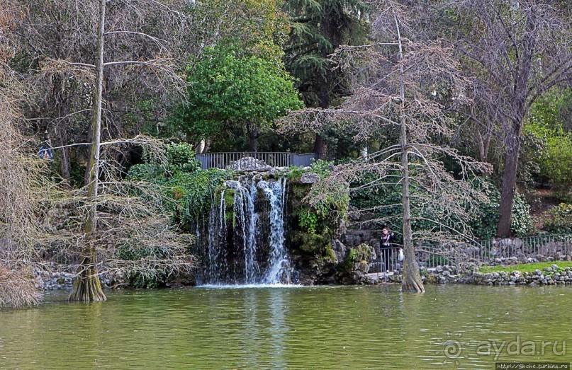 Первое апреля в парке Ретиро. Уже