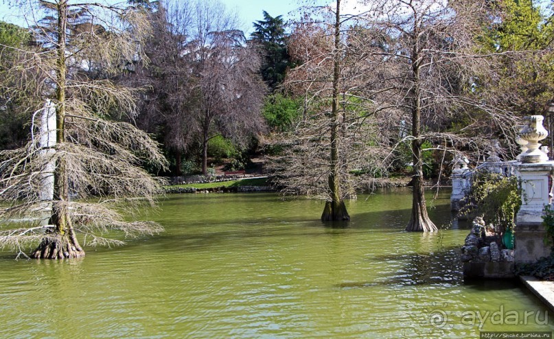 Первое апреля в парке Ретиро. Уже