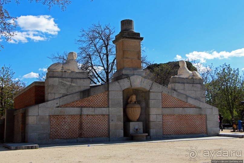 Первое апреля в парке Ретиро. Уже