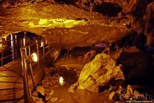 Здесь в реке отражаются не облака, но ... сталактиты