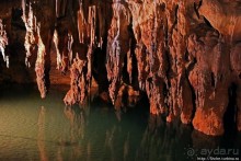 Здесь в реке отражаются не облака, но ... сталактиты