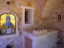 Savathianes mon. - типичный православный монастырь Крита