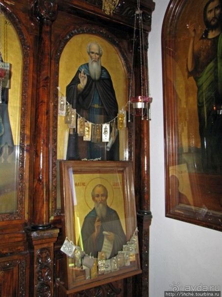 Savathianes mon. - типичный православный монастырь Крита