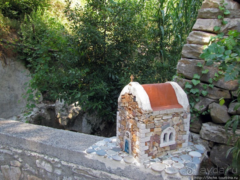 Savathianes mon. - типичный православный монастырь Крита