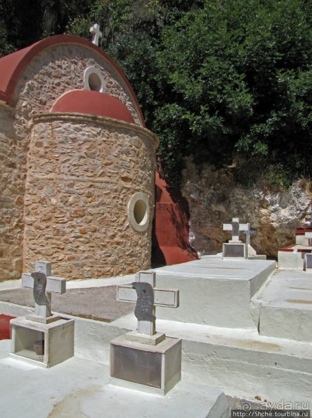 Savathianes mon. - типичный православный монастырь Крита