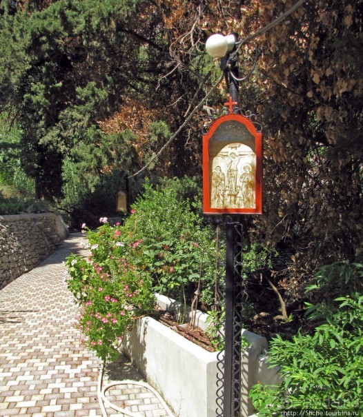 Savathianes mon. - типичный православный монастырь Крита