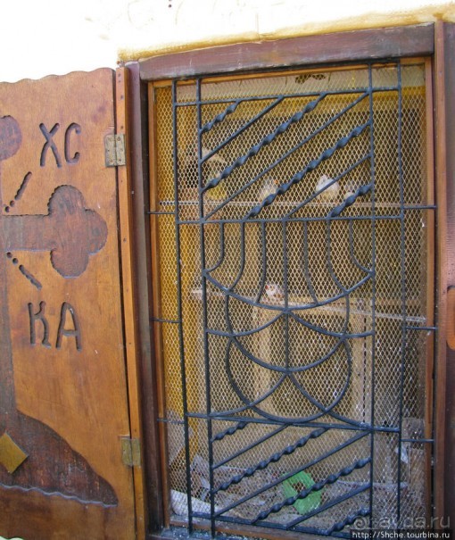 Savathianes mon. - типичный православный монастырь Крита