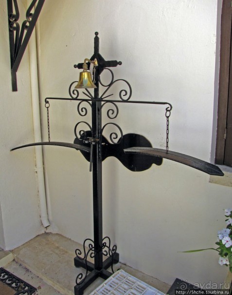 Savathianes mon. - типичный православный монастырь Крита