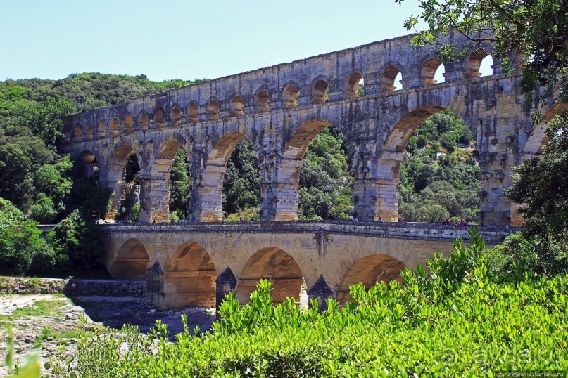 Альбом отзыва "Акведук Пон-дю-Гар — технический и художественный шедевр"