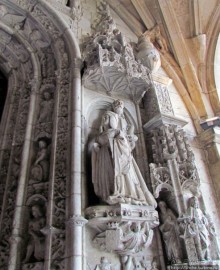 Застывшая поэзия в камне