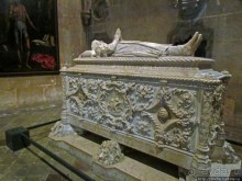 Застывшая поэзия в камне