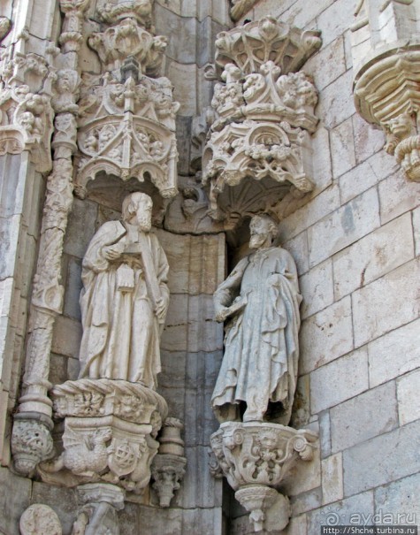 Застывшая поэзия в камне