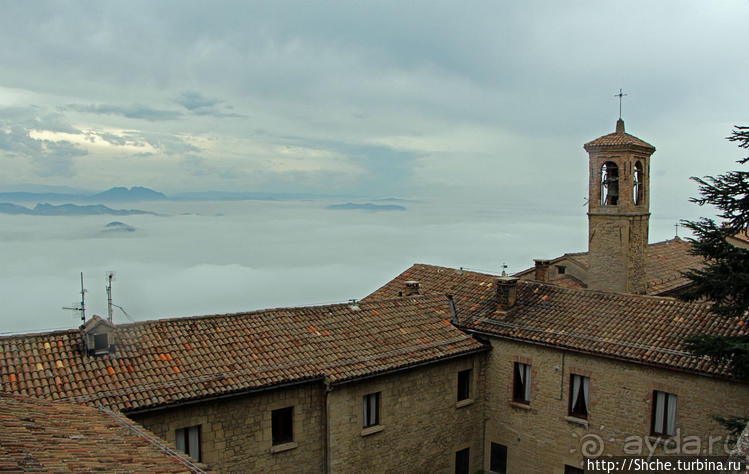 Сан Марино — каменный плот в молочной реке