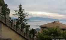 Сан Марино — каменный плот в молочной реке