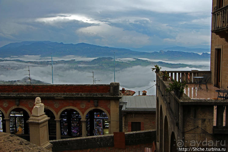 Сан Марино — каменный плот в молочной реке