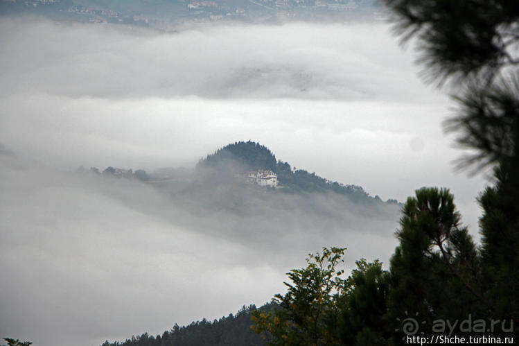 Сан Марино — каменный плот в молочной реке