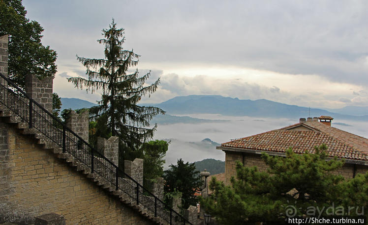 Сан Марино — каменный плот в молочной реке