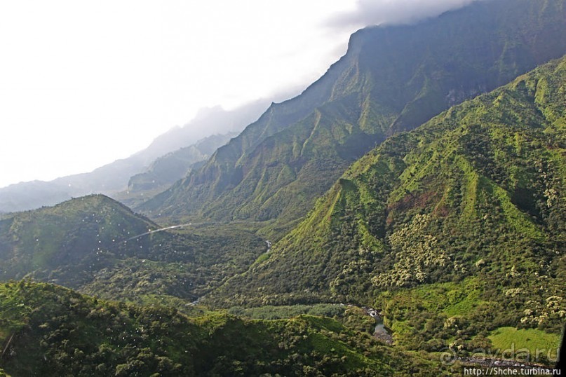 Над Кауаи на вертолете. Этап 1. Горы и водопады