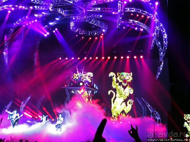 Кобра, Леопарды и ... Поцелуй